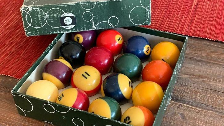 Aramith billiard balls from Belgium VINTAGE, Sport en Fitness, Biljarten en Poolen, Gebruikt, Keu of Ballen, Verzenden