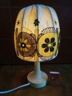 Lampe avec abat-jour fleuri jaune brodé Lampe vintage, Enlèvement ou Envoi