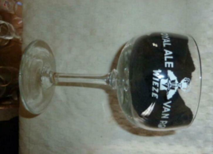 #M bier glas ROYAL ALE - VAN ROY - WIEZE ( volledig wit ), Verzamelen, Glas en Drinkglazen, Nieuw, Bierglas, Ophalen of Verzenden