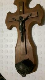 Crucifix + bénitier, mural, en bois et métal argenté - 24 cm, Collections, Religion, Autres types, Utilisé, Envoi, Christianisme | Catholique