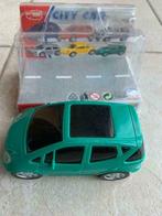 jeu éducatif petite voiture en plastique Mercedes verte Dick, Enfants & Bébés, Jouets | Véhicules en jouets, Enlèvement, Utilisé
