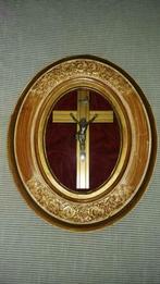Oud kruisbeeld onder stolp (bol glas) 35cm hoog & 29cm breed, Enlèvement ou Envoi