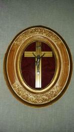 Oud kruisbeeld onder stolp (bol glas) 35cm hoog & 29cm breed, Ophalen of Verzenden