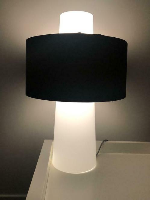 Moderne tafellamp 2 stuks, Huis en Inrichting, Lampen | Lampenkappen, Gebruikt, 50 cm of meer, Rond, Ophalen of Verzenden