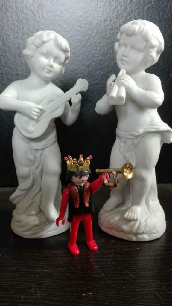 46) 2 toffe, vrolijke beeldjes (biscuit), Antiek en Kunst, Kunst | Beelden en Houtsnijwerken, Ophalen of Verzenden