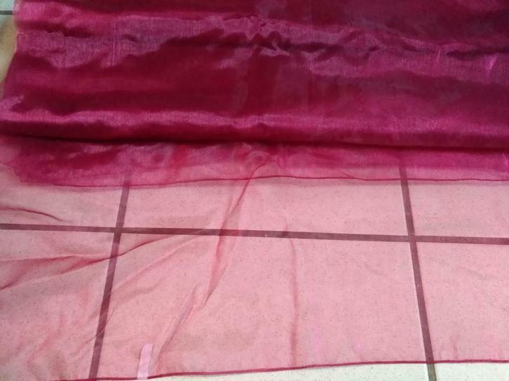 Deux grands volies bordeaux  de 3 m x 75 cm, Hobby & Loisirs créatifs, Tissus & Chiffons, Neuf, Polyester, 30 à 120 cm, 200 cm ou plus