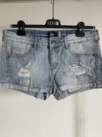 Lichtblauwe ripped jeansshort, Bershka, Zo goed als nieuw, W28 - W29 (confectie 36), Verzenden