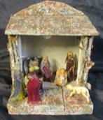 antiek klein kerststal met klei aardewerk figuren   ks38