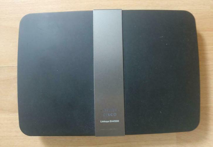 Linksys Router EA4500, Informatique & Logiciels, Commutateurs réseau, Comme neuf, Enlèvement ou Envoi