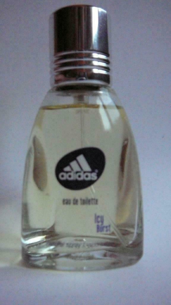 Adidas : EDT spray driehoekig glazen flesje Adidas Icy Burst, Verzamelen, Parfumverzamelingen, Gebruikt, Parfumfles, Gevuld, Verzenden