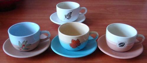 Ensemble de 4 tasses et sous-tasses colorées., Maison & Meubles, Cuisine | Vaisselle, Utilisé, Tasse(s) et/ou soucoupe(s), Autres styles