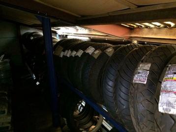 Vente de stock de pneus moto 18 pouces (jusqu'à 70% de remis, Enlèvement ou Envoi, Neuf