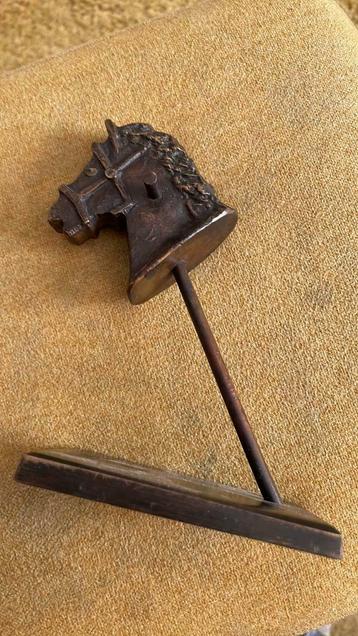 Sculpture en bronze Fernand vanderplancje, Envoi, Bronze