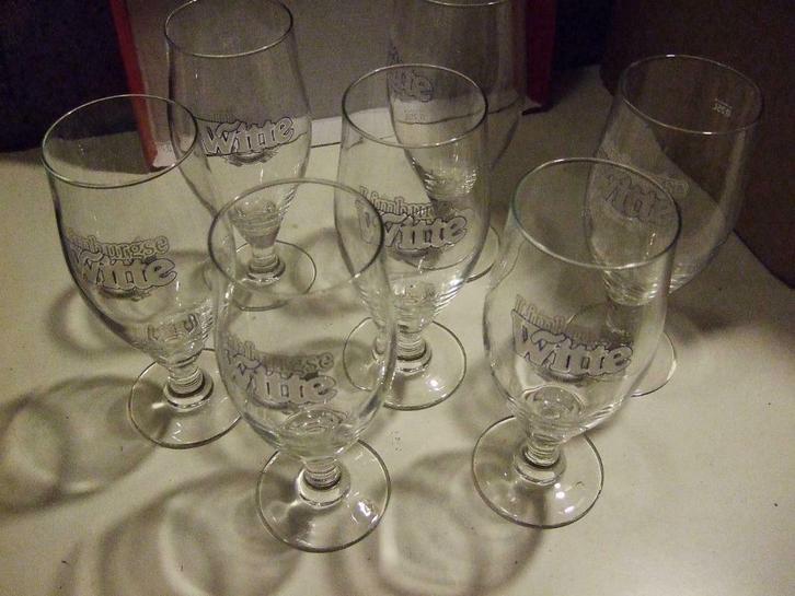 BIERGLAZEN "LIMBURGSE WITTE" OP VOET, Verzamelen, Glas en Drinkglazen, Nieuw, Bierglas, Ophalen of Verzenden