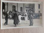 Koningin Astrid en Koning Leopold  bezoek aan ??/ 2 foto's, Verzamelen, Verzenden, Gebruikt, Kaart, Foto of Prent