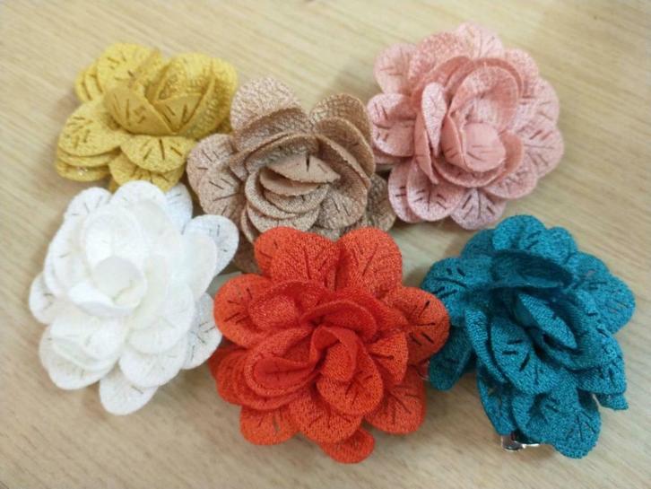 Haarclip krokodil met Camellia bloem - 4,5 cm, Kinderen en Baby's, Kindermode-accessoires, Nieuw, Ophalen of Verzenden