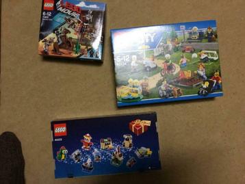 Lego sets 70800, 40222, 30313, 30372, 30274