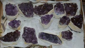 amethist geode beschikbaar voor biedingen