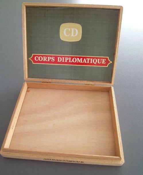 Boîtes à Cigares en bois " CORPS  DIPLOMATIQUE ", Collections, Articles de fumeurs, Briquets & Boîtes d'allumettes, Utilisé, Boite à tabac ou Emballage
