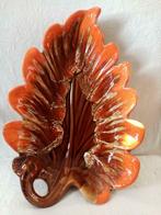 Large plat décorative feuille céramique Vallauris 60s(44/28c, Enlèvement ou Envoi