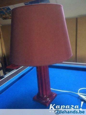 Schemerlamp bordeaux, Utilisé