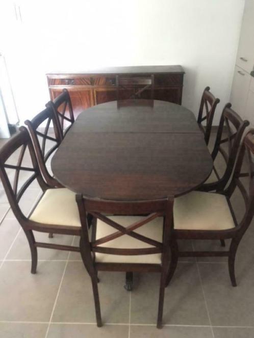 Table + 8 chaises et buffet style anglais (poss + 2 fauteuil, Maison & Meubles, Salles à manger complètes, Utilisé, Enlèvement