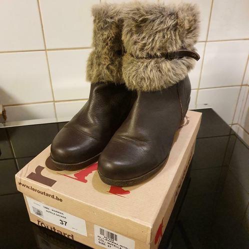 Bruine lage warme laarzen met pels maat 37 LE ROUTARD, Kleding | Dames, Schoenen, Zo goed als nieuw, Lage of Enkellaarzen, Bruin