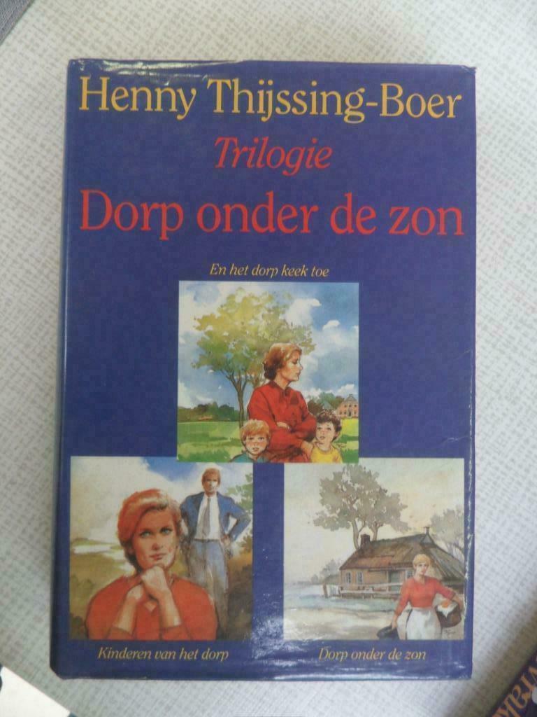 dorp onder de zon  trilogie ( henny thijdding-boer ), Boeken, Romans, Zo goed als nieuw, Ophalen of Verzenden