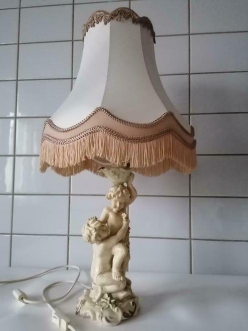 Belle grande lampe de table ancienne aux 2 anges / 1960-70, Antiquités & Art, Antiquités | Éclairage, Enlèvement