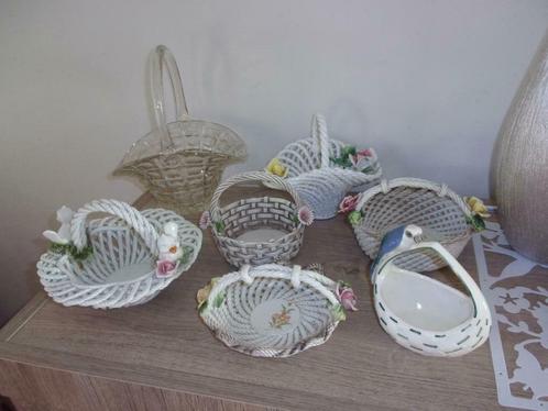 7 manden (2 capodimonte) NAAR KEUZE, Huis en Inrichting, Woonaccessoires | Schalen en Manden, Gebruikt, Mand, Porselein of Keramiek