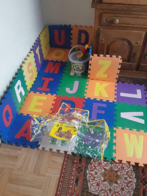 speeltapijt met aparte uithaalbare "tegels" (alfabet)-"mouss, Enfants & Bébés, Jouets | Éducatifs & Créatifs, Comme neuf, Enlèvement
