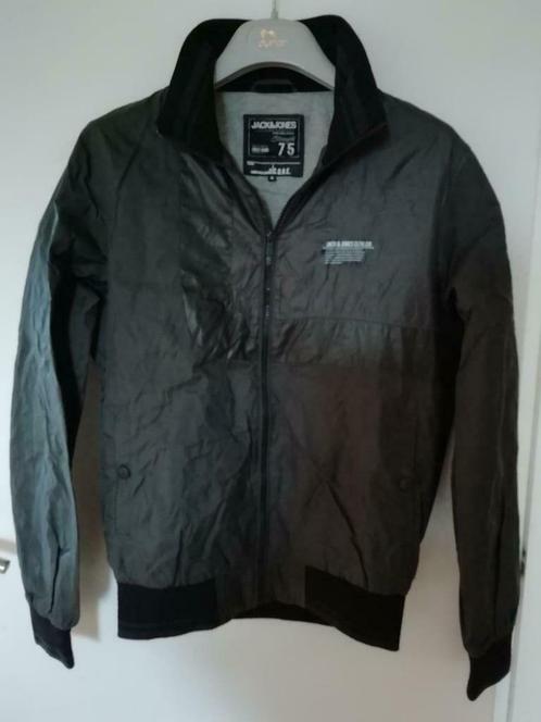 Veste blouson homme Jack&Jones PETIT, Vêtements | Hommes, Pulls & Vestes, Comme neuf, Taille 46 (S) ou plus petite, Noir, Enlèvement ou Envoi