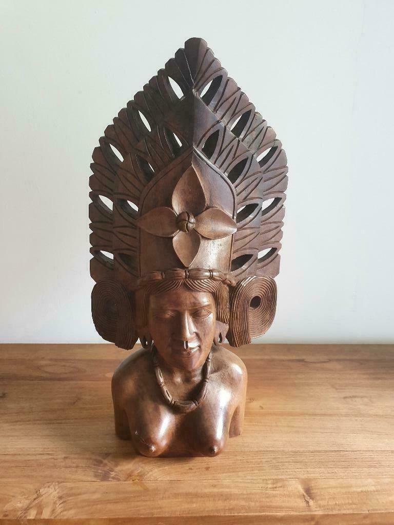 ② Handgesneden houten grote buste (Indonesische vrouw) — | Beelden Houtsnijwerken — 2dehands