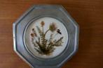 Tinnen schoteltje versierd met kruiden/plantjes, Ophalen of Verzenden