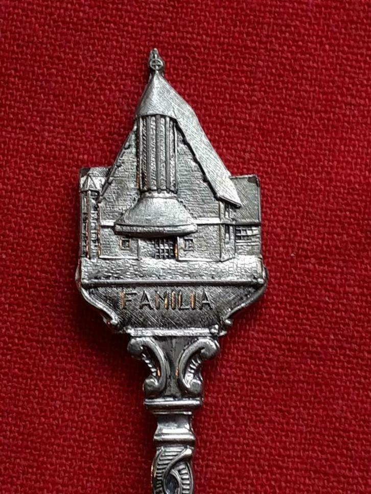 Lepeltje Spanje - Familia, Antiek en Kunst, Antiek | Bestek, Ophalen of Verzenden