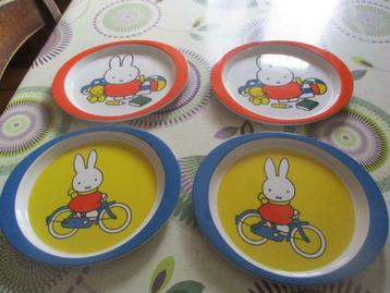 4 ASSIETTES ENFANT MIFI., Enlèvement ou Envoi, Comme neuf, Autres styles, Assiettes(s)