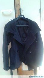 Manteau noir, ceinturé , taille S, Gedragen