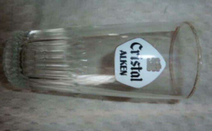 # bier glas CRISTAL ALKEN ribbelglas logo in wit goud zwart, Verzamelen, Glas en Drinkglazen, Gebruikt, Bierglas, Ophalen of Verzenden