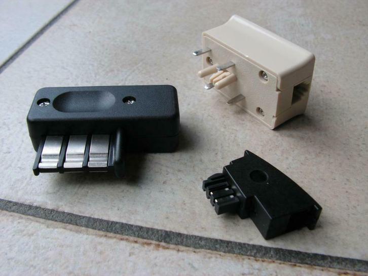 Lot de 3 adaptateurs de prise téléphonique, Télécoms, Téléphones fixes | Combinés & sans fil, Comme neuf, Enlèvement ou Envoi
