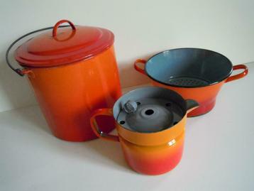 Ustensiles de cuisine anciens en émail rouge orangé, Enlèvement ou Envoi