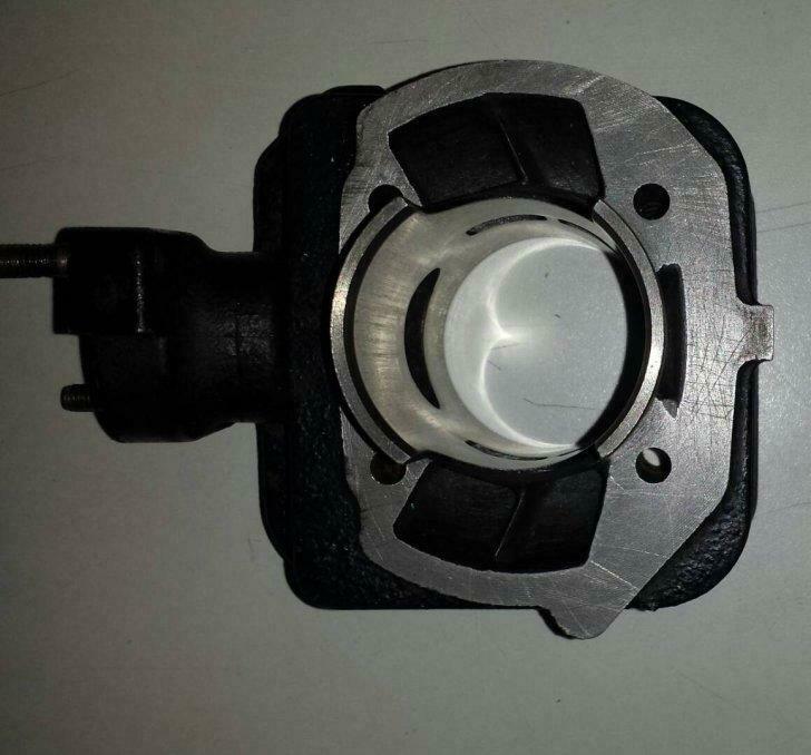 ALLEEN cilinder 70cc Peugeot Ludix TOP PERFORMANCE brand, Fietsen en Brommers, Brommeronderdelen | Algemeen, Gebruikt, Cilinder