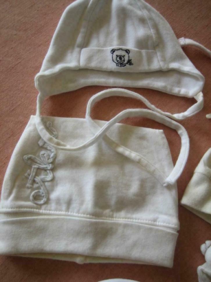 Babymutsjes : "Little giants" -" Otakar " -" Petit bateau "., Kinderen en Baby's, Babykleding | Mutsen, Sjaals en Wanten, Gebruikt