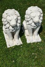 Lions en pierre patinée ,têtes de pilastre, colonnes., Jardin & Terrasse, Comme neuf, Animal, Enlèvement