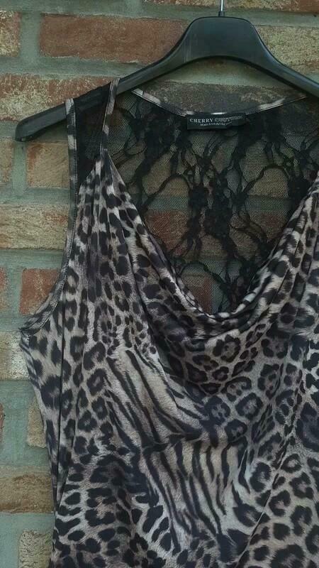 Robe brun et noir (léopard) - taille unique, Kleding | Dames, Jurken, Nieuw, Overige kleuren, Ophalen of Verzenden
