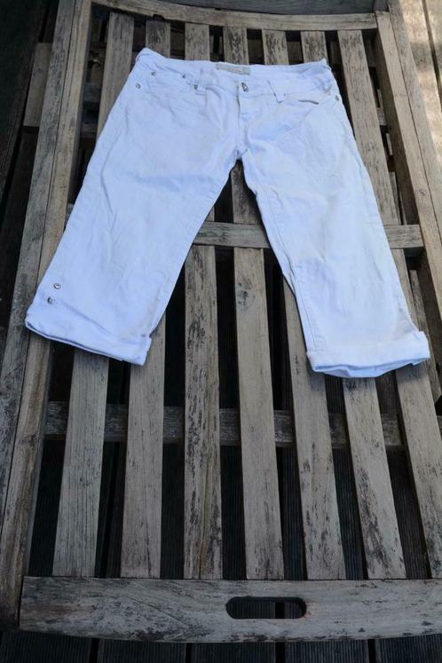 Jeans blanc corsaire 3/4 à revers J-Denims, Vêtements | Femmes, Jeans, Porté, W30 - W32 (confection 38/40), Blanc, Envoi