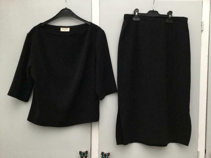 Zwarte ensemble top en rok merk Kaliko, Kleding | Dames, Jasjes, Kostuums en Pakken, Zo goed als nieuw, Zwart, Ophalen of Verzenden