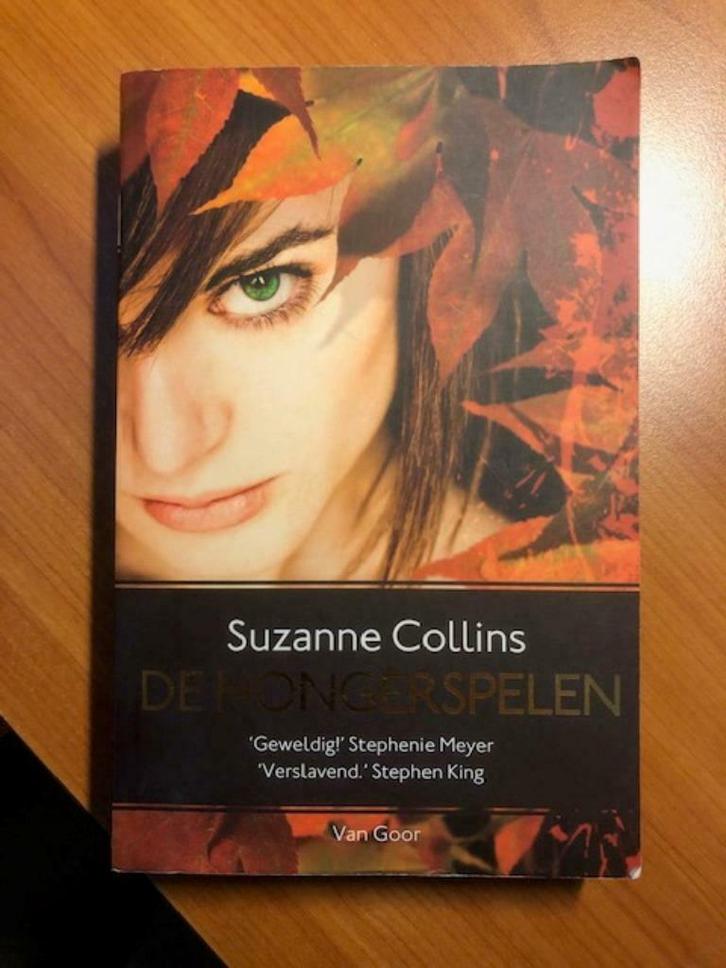 De Hongerspelen ( The Hungergames ), Boeken, Fantasy, Zo goed als nieuw, Ophalen of Verzenden