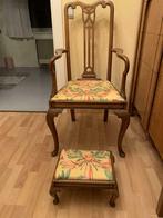 Antieke armstoel met bankje, Ophalen