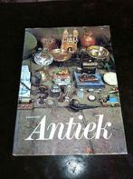 Boek  '' Leven met antiek'', Ophalen
