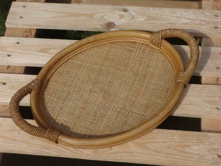 Plateau en osier "Neuf"., Maison & Meubles, Accessoires pour la Maison | Plataux & Paniers, Neuf, Panier, Ovale, Osier, Enlèvement ou Envoi
